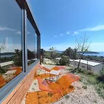 Sea View Orange By Vellaris, Luxury Mobile Dom wakacyjny Mali Lošinj