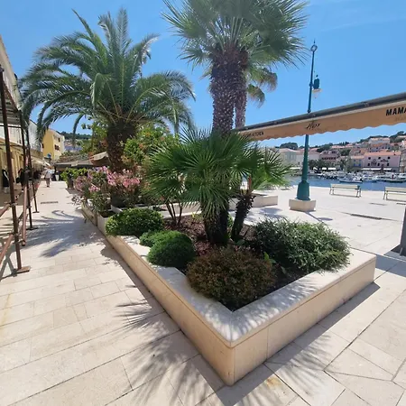 Sea View Orange By Vellaris, Luxury Mobile Feriehus Mali Lošinj
