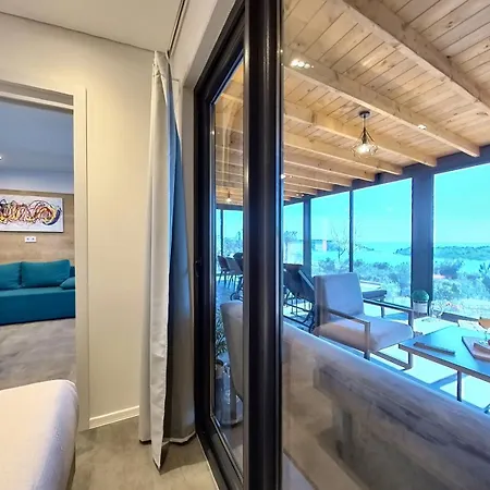 בית נופש Sea View Orange By Vellaris, Luxury Mobile מאלי לוסיניי
