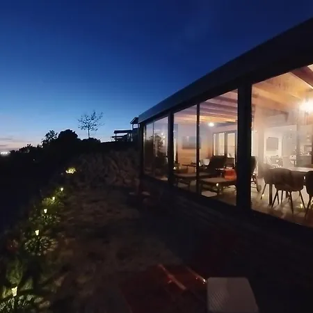 בית נופש Sea View Orange By Vellaris, Luxury Mobile מאלי לוסיניי